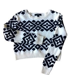 FOREVER 21 Sweater Crop Long Sleeves White/Black Size S
